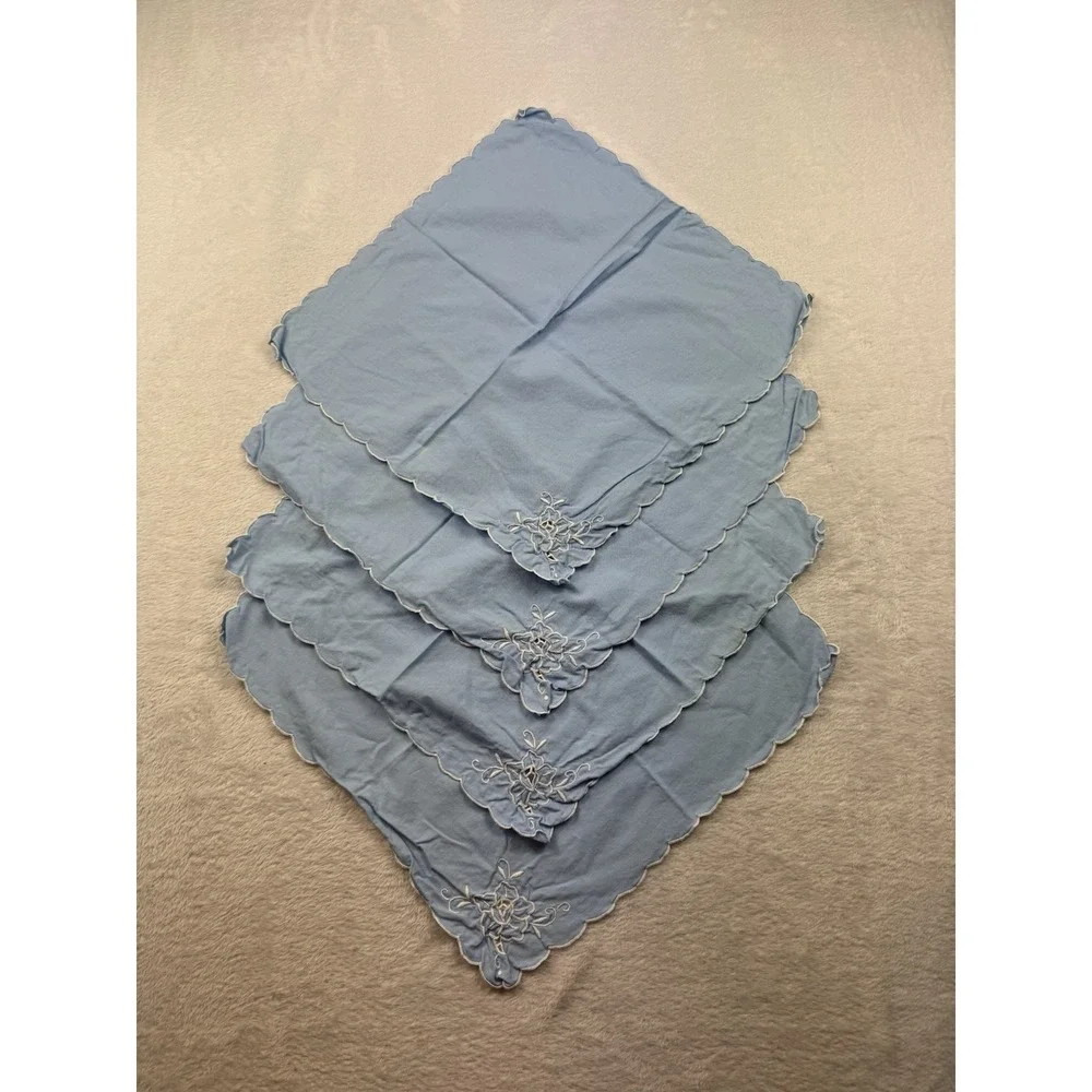 Napkins Set of 4 Blue Embroidered Scalloped Cut Out Floral Vintage